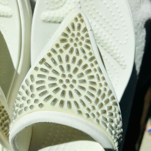 Crocs Women’s Monterey Shimmer White Wedge Sandal - Picture 9 of 11